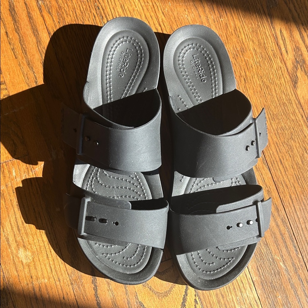 CROCS Sandals Double Strap Buckle Womens Size 9 Black SlipOn Shoes Open Toe 39.5 - Picture 5 of 6